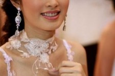 梧州人妖皇后(中国富豪娶人妖皇后)