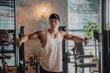 梧州肌肉男模(肌肉男模板)