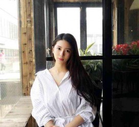 梧州女友兼职模特的小说(女友兼职模特的小说保举)