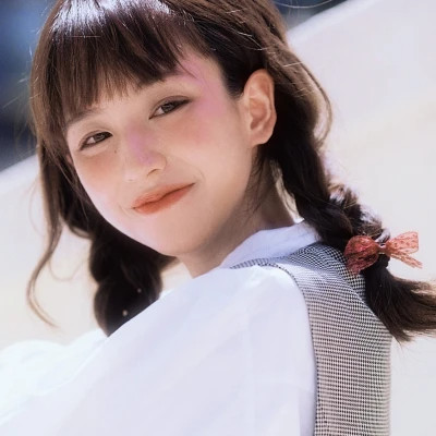 梧州伴游女生郑晓晴的资料