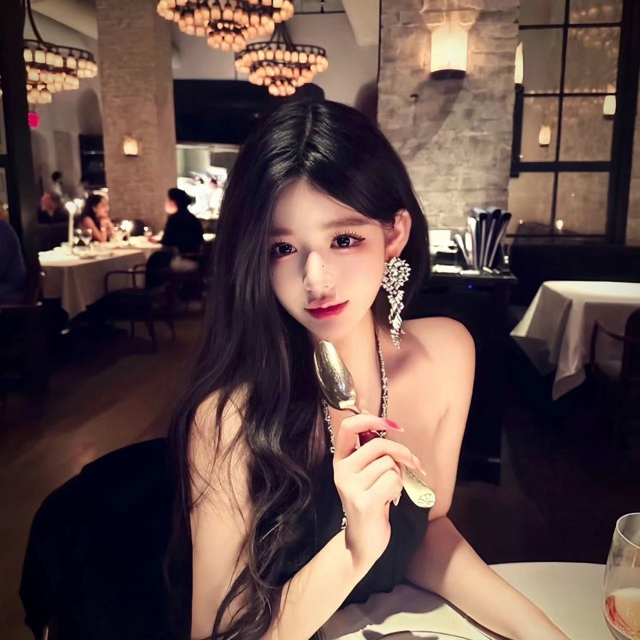 梧州伴游女生蓝盈盈的资料